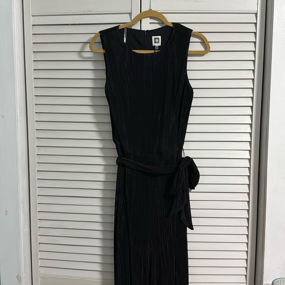 Anne Klein “Jenna” crinkle pleated jumpsuit, tie belt size 12 (runs Large) NWT